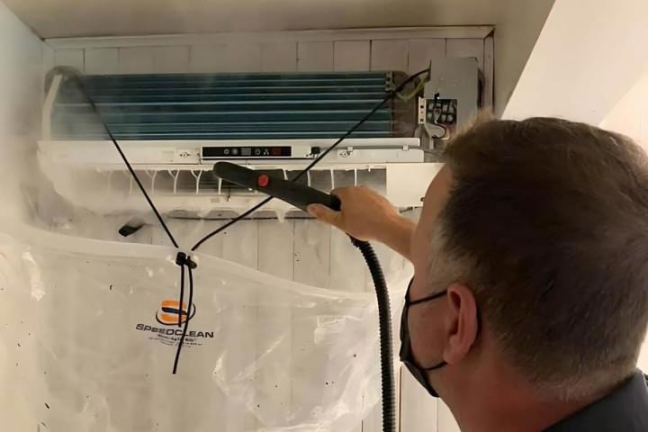 Confiez-nous le nettoyage de votre climatiseur mural.
